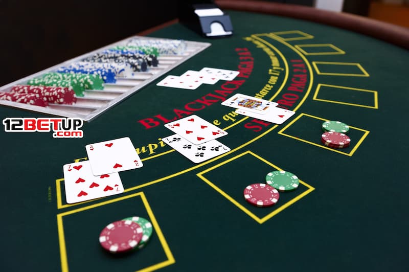 Blackjack 12Bet chơi thế nào