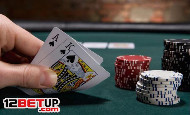 Kinh nghiệm chơi Poker 12Bet