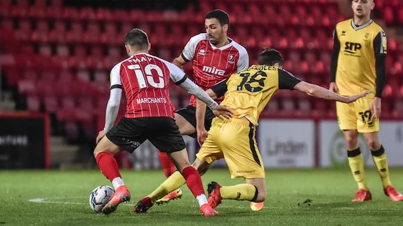 Soi kèo Cheltenham Town vs Lincoln City 22h ngày 17/12/2022, League One Anh