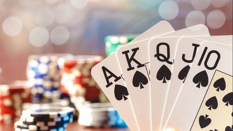 Kinh nghiệm chơi Poker với quân bài tẩy